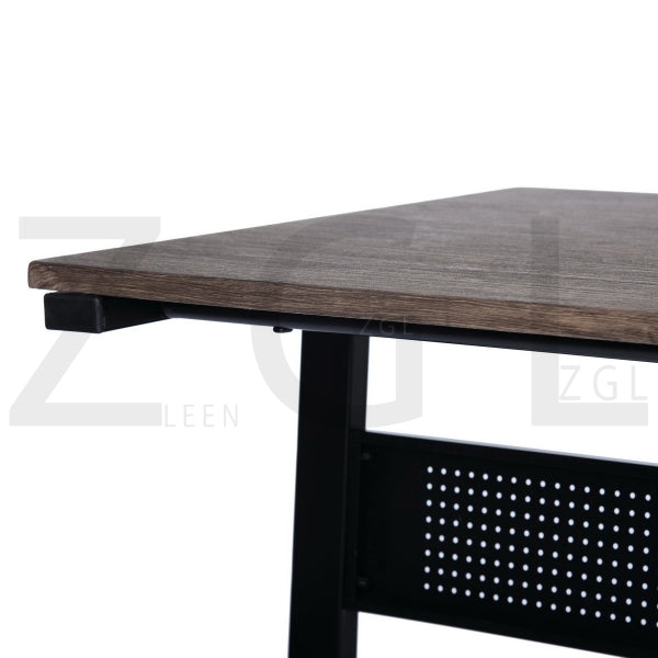 Simple And Versatile Desk